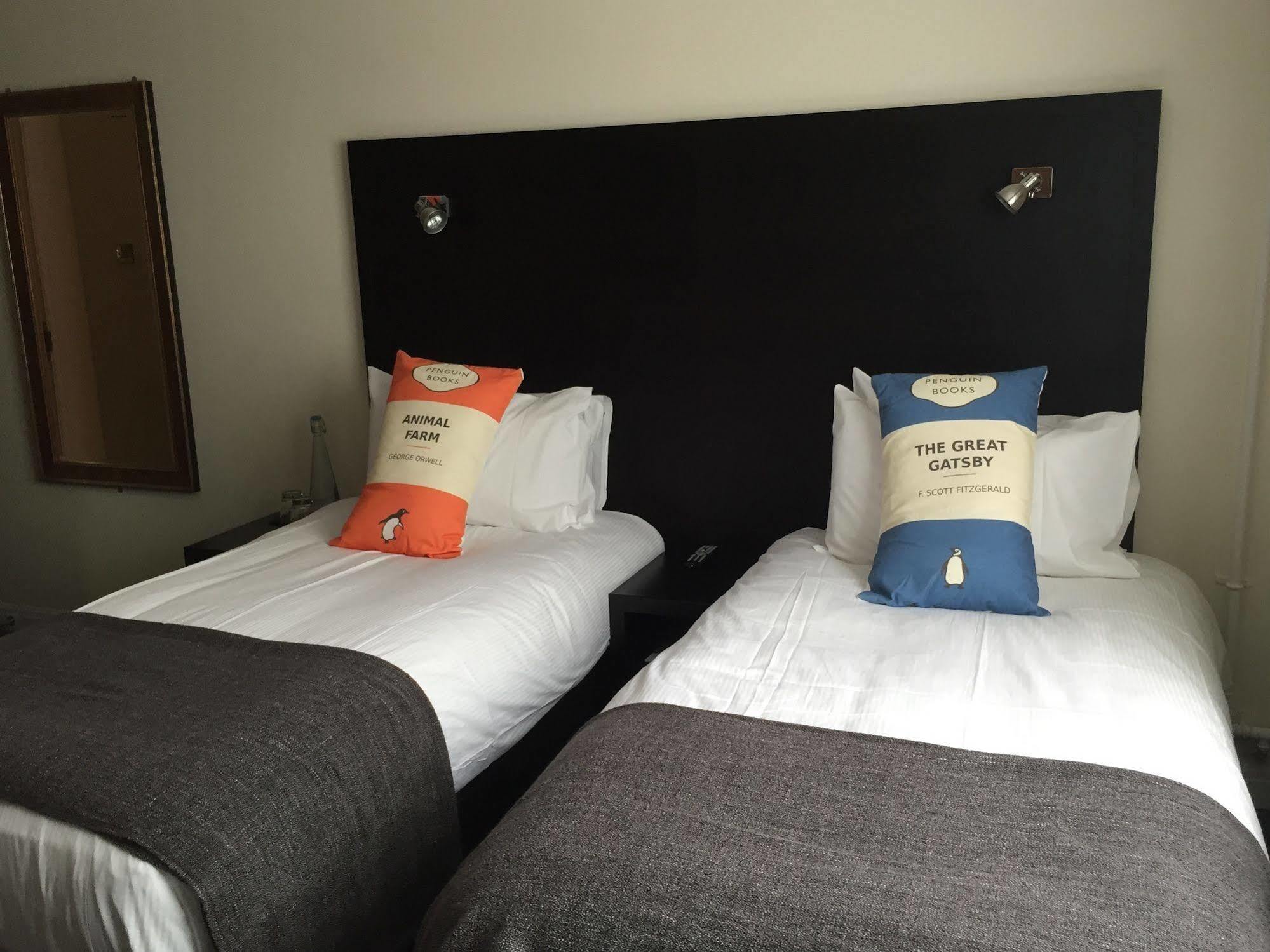 The Vicarage Hotel Holmes Chapel Kültér fotó